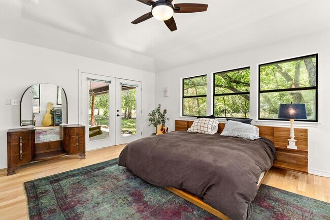 Building Photo - 800 Spur 191