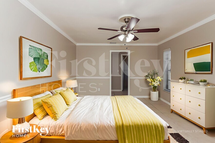 Building Photo - 241 SW 32nd Terrace