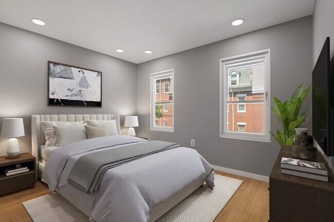 Building Photo - 769 E 6th St