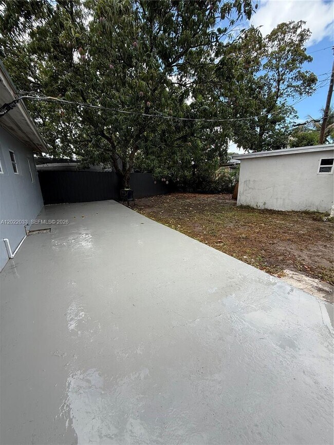 Building Photo - 17520 NW 40th Ave