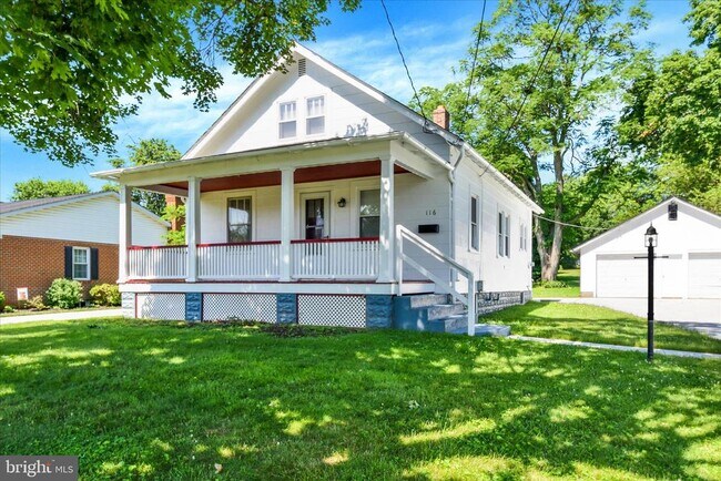 Building Photo - 116 2nd Ave
