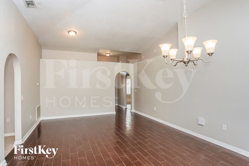 Building Photo - 12612 Lake Vista Dr