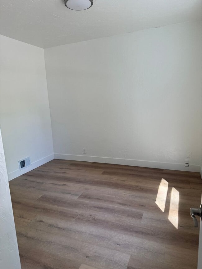 Building Photo - Beautiful 4 bed 3 bath