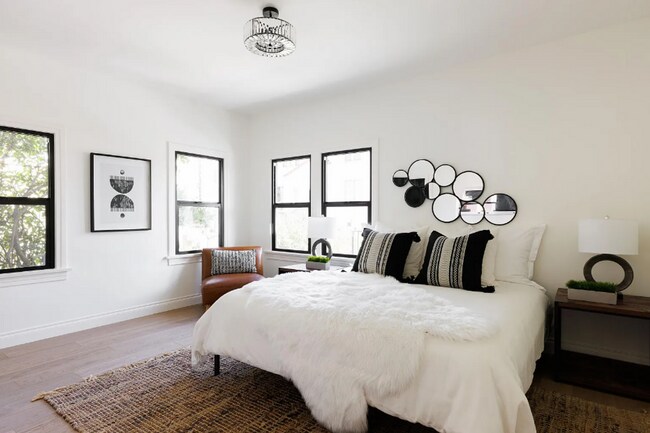 Building Photo - Stunning Echo Park house + Creative Space/Studio - Prime location walking distance to Sunset Blvd...