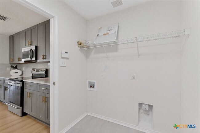 Building Photo - 7306 Concerto Dr