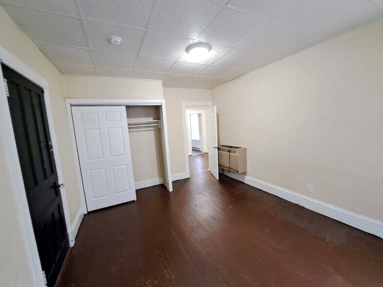 Building Photo - 4 Columbia St