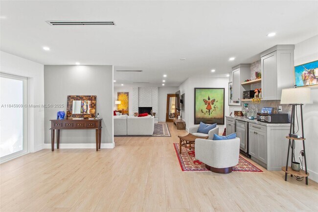 Building Photo - 14270 SW 74th Ct