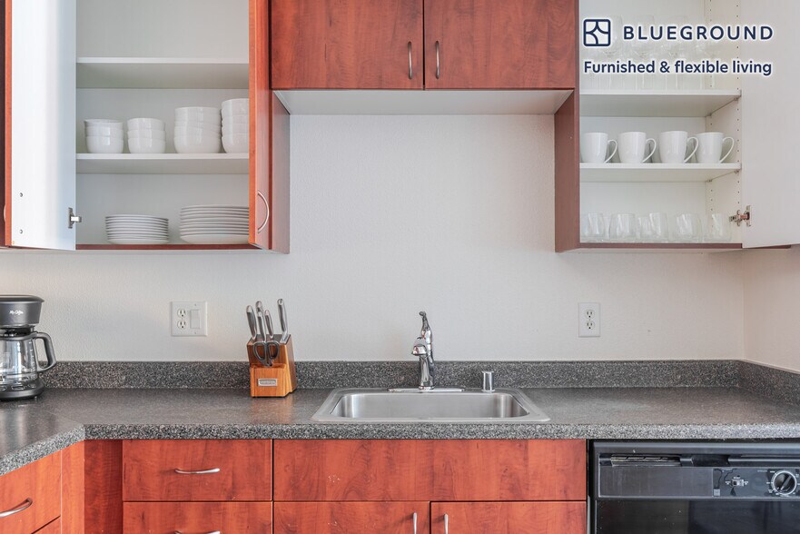 Building Photo - 34 Union Square