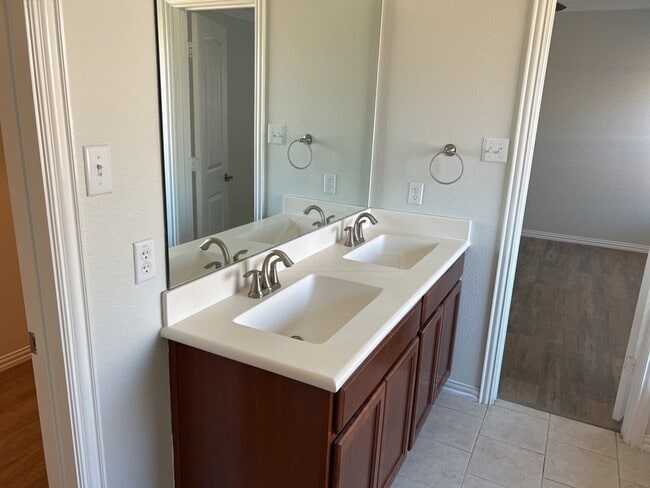 Building Photo - 6311 Serpentine Dr