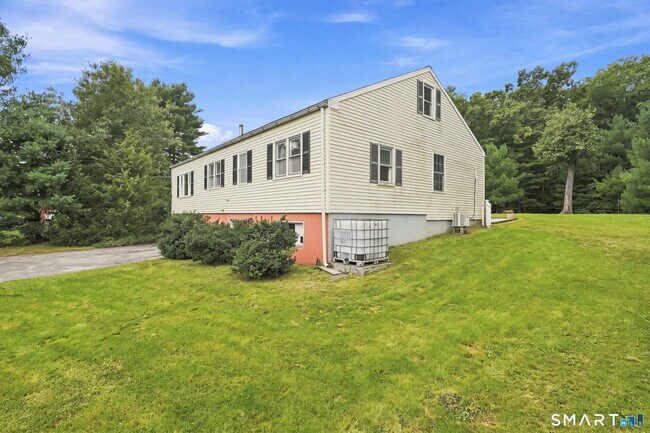 Building Photo - 107 Town Farm Rd
