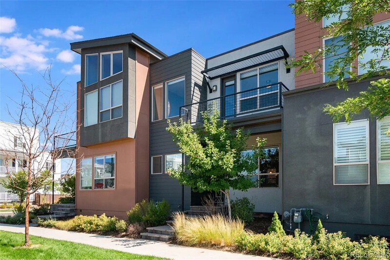 Building Photo - 5054 Valentia St
