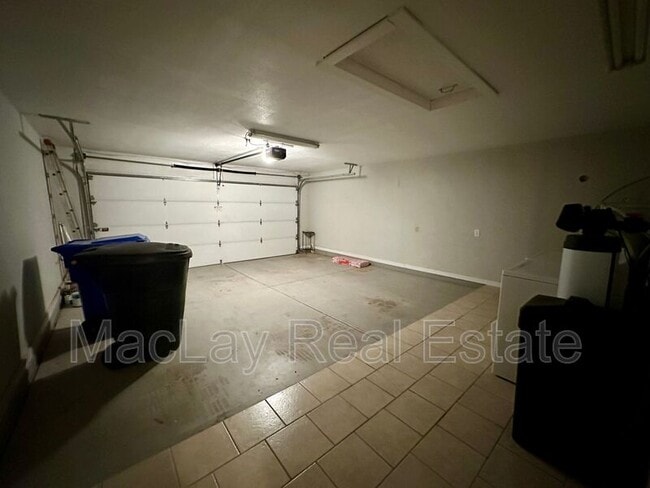 Building Photo - 240 S Laveen Dr