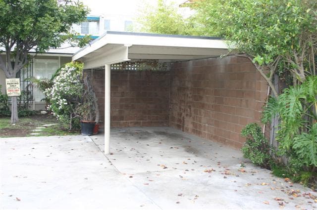 Building Photo - SECLUDED CONDO IN BELMONT HEIGHTS--CARROLL...