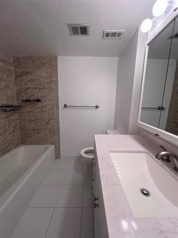 Building Photo - 4104 Ridglea Country Club Dr