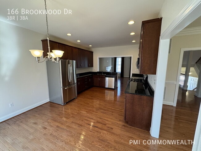 Building Photo - 166 Brookwood Dr