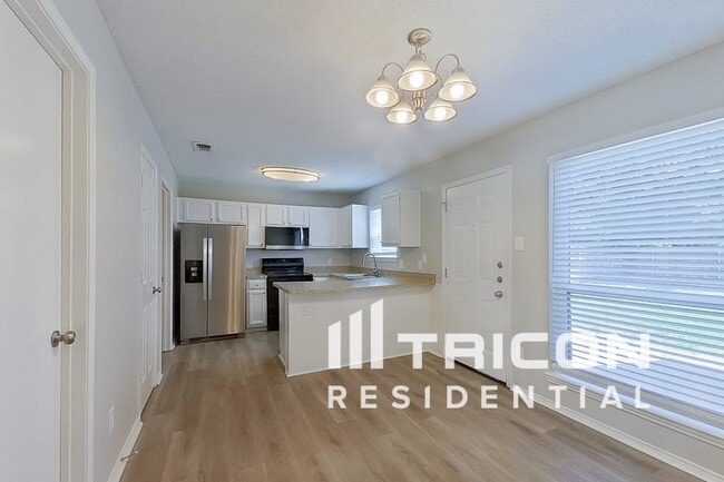 Building Photo - 809 Waggoman Rd
