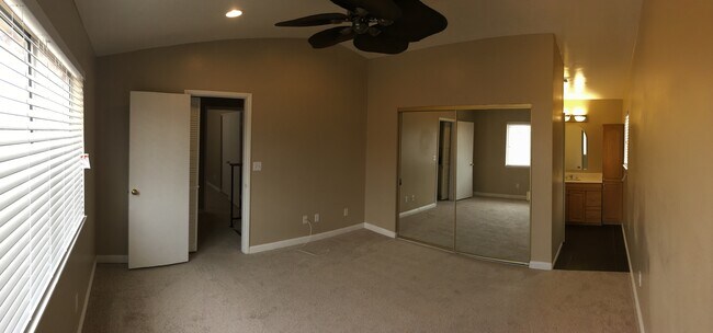 Building Photo - Gorgeous 3Bed/2.5Bath/Pool/Spa, 2-Story Home located in the NW part of the valley