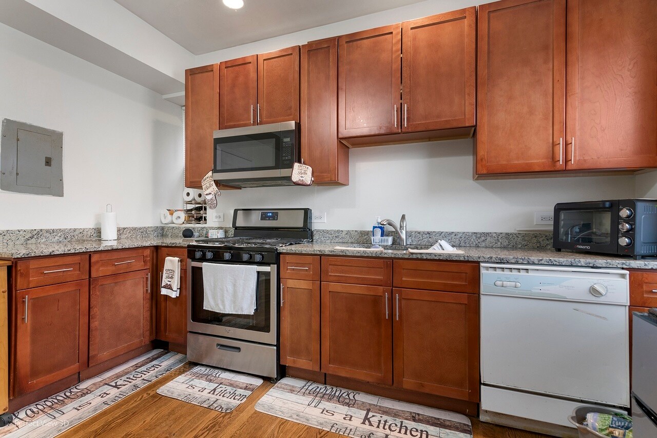 Building Photo - 4853 N Harding Ave