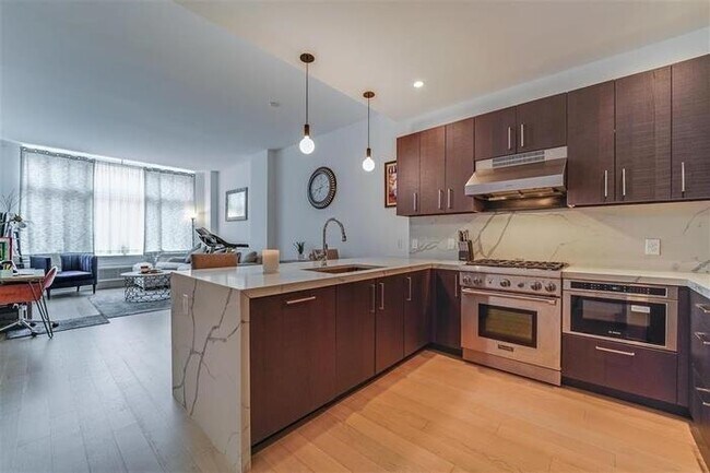 Building Photo - 1400 Hudson St