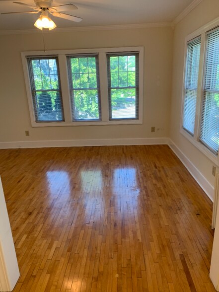 Primary Photo - 1186 Grand Ave