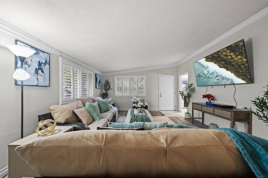 Building Photo - 10150 Sierra Madre Rd