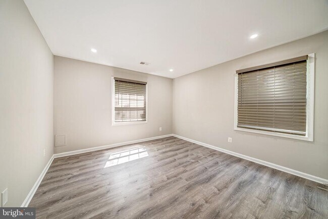 Building Photo - 8318 Kingsgate Rd