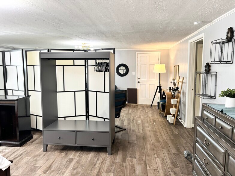 Building Photo - 2320 Vista Ave