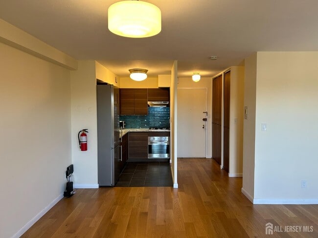 Building Photo - 123 S Adelaide Ave