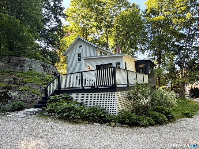Building Photo - 25 E Shore Rd