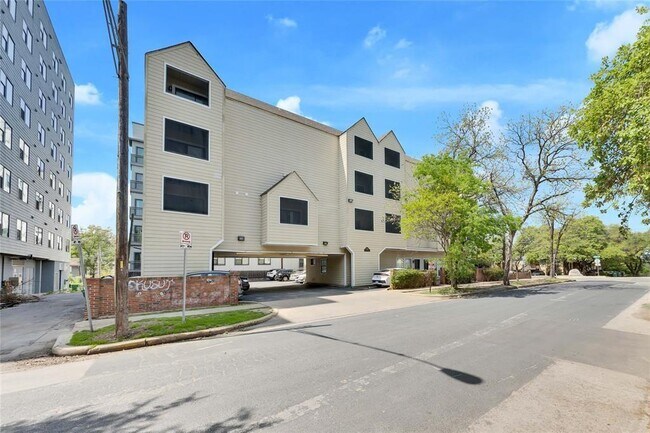 Building Photo - 2510 San Gabriel St