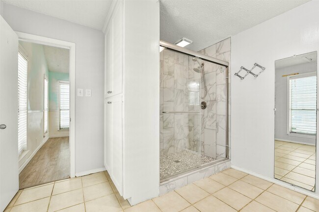 Building Photo - 1073 Redfish St