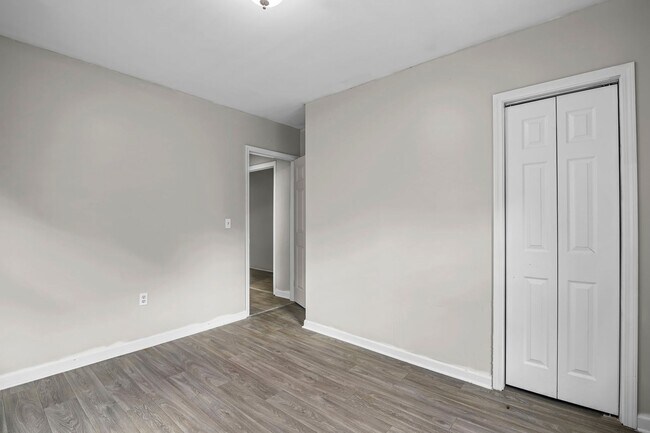 Building Photo - Upstairs Duplex Unit with 3 bedrooms and 2 baths.  Westside Atlanta, 30314