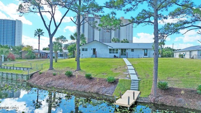 Building Photo - 263 Lullwater Dr