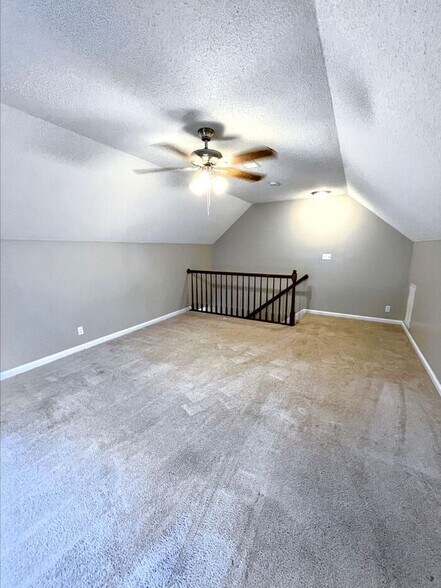 Building Photo - 1013 Harding Dr