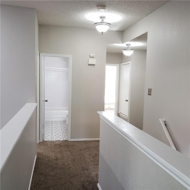 Building Photo - 8440 Fern Bluff Ave