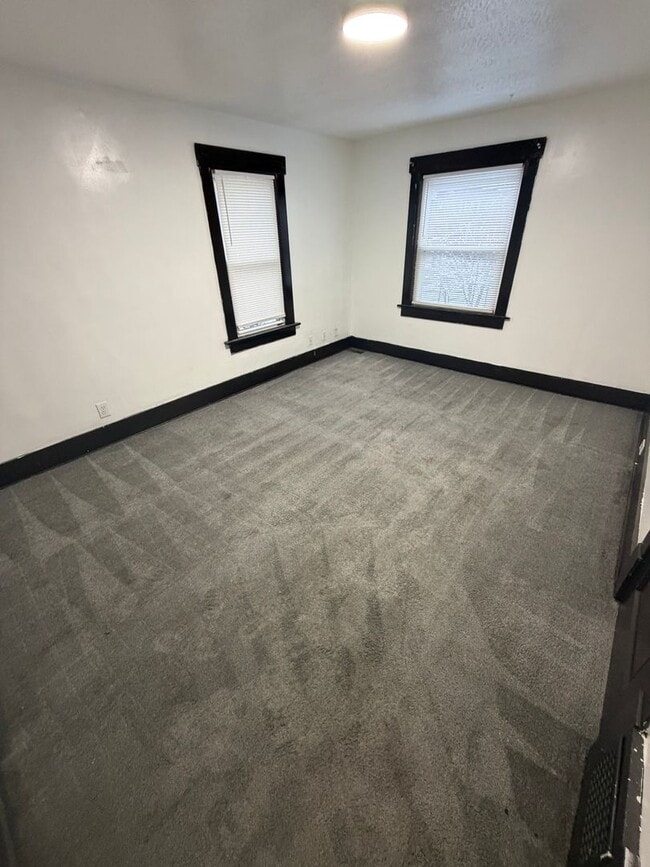 Building Photo - Beautifully redone 4-bedroom, 2-bath home available!