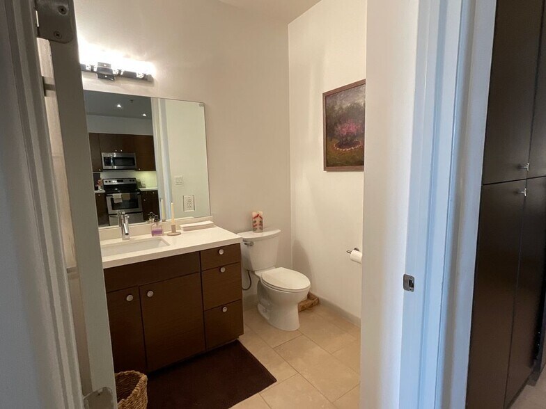 Building Photo - 17902 La Cantera Pkwy