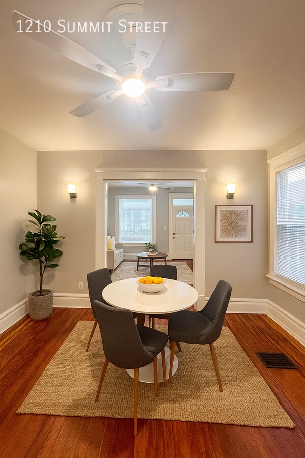 Building Photo - 1210 Summit St