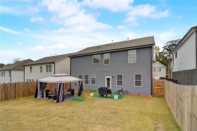 Building Photo - 7246 Gladstone Cir
