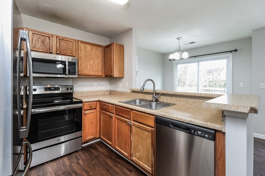 Building Photo - 11206 Amber Glen Dr