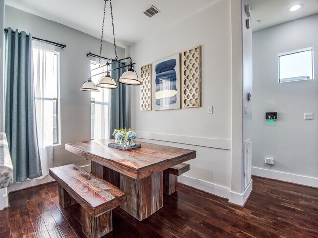 Building Photo - 1509 Holly St