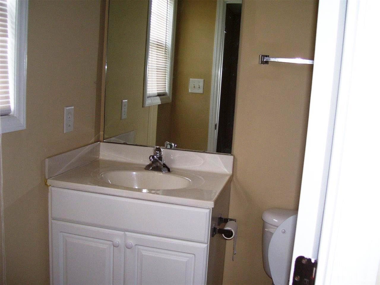 Building Photo - 912 Savin Landing