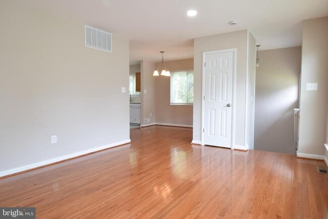 Building Photo - 13602 Athania St