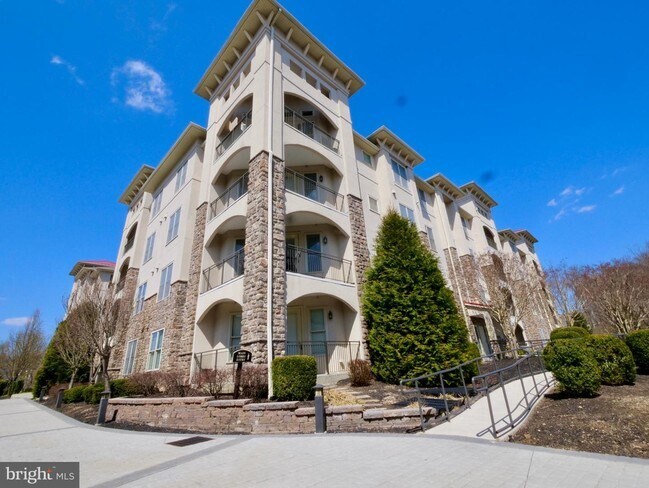 Building Photo - 213 Cornerstone Dr