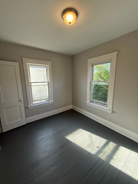 Building Photo - 13710 Caine Ave