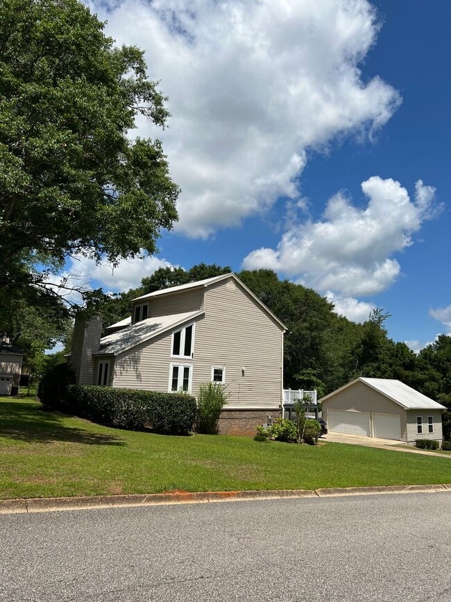 Building Photo - 107 Kingswood Dr