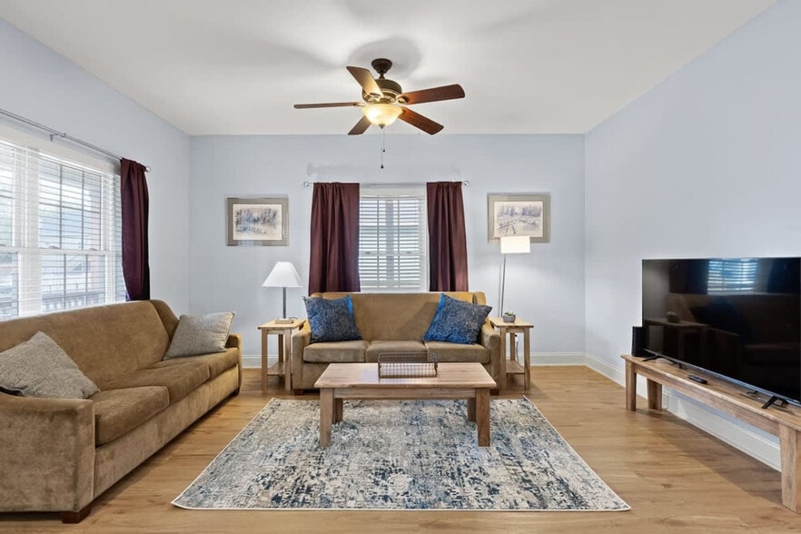 Primary Photo - 622 N Highland Park Ave