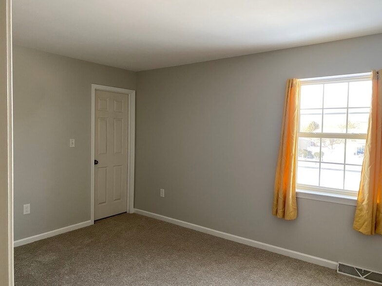 Bedroom 2 - 24 Sandstone Ct