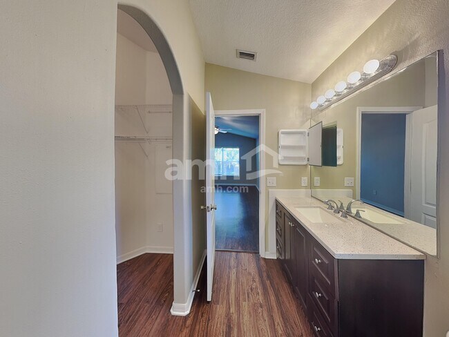 Building Photo - 5831 Wrenwater Dr