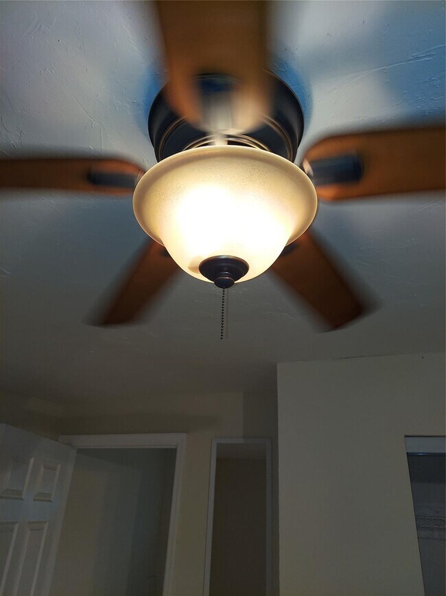 Building Photo - 3021 SW 1st Terrace